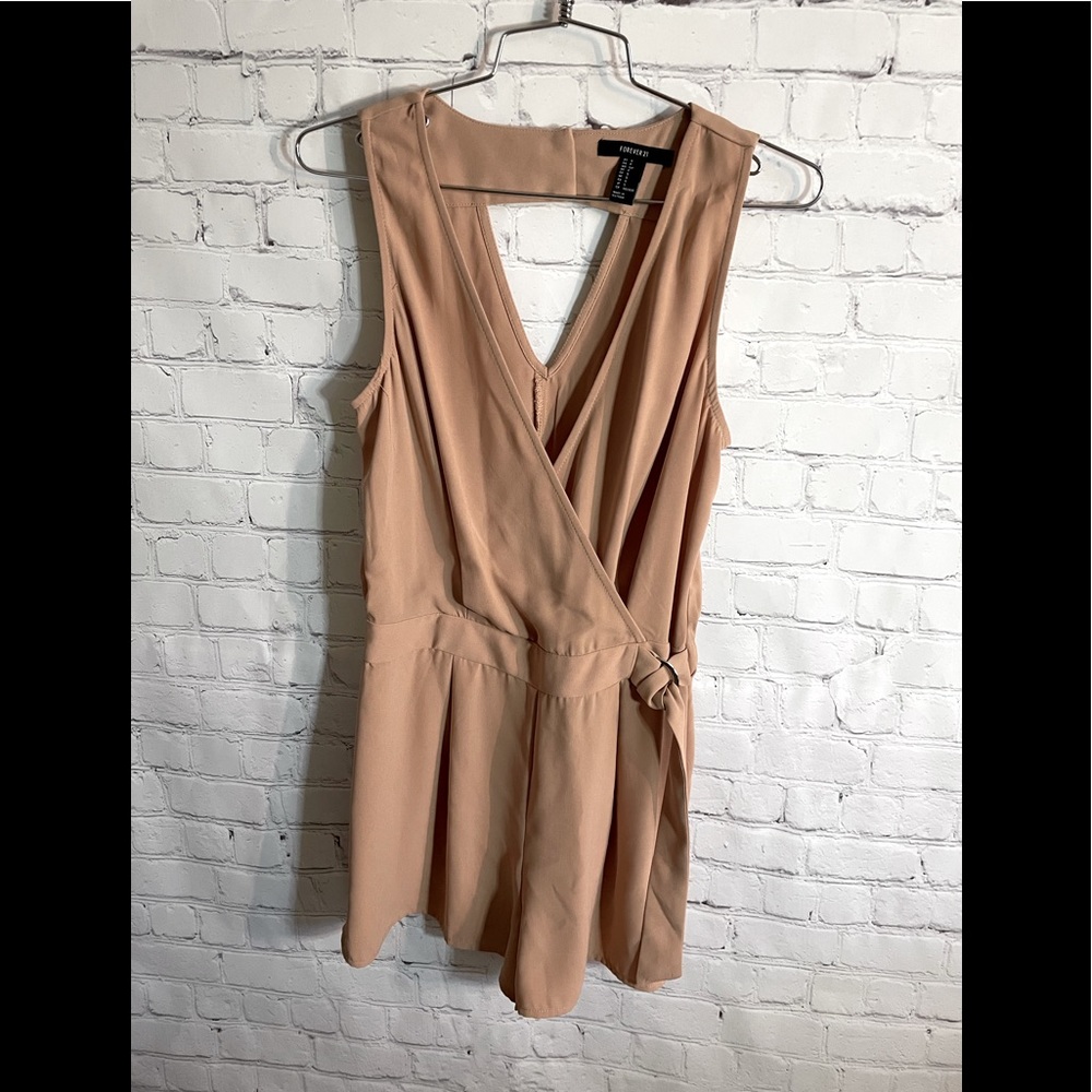 Forever21 v-neck beige romper size Small NWOT
